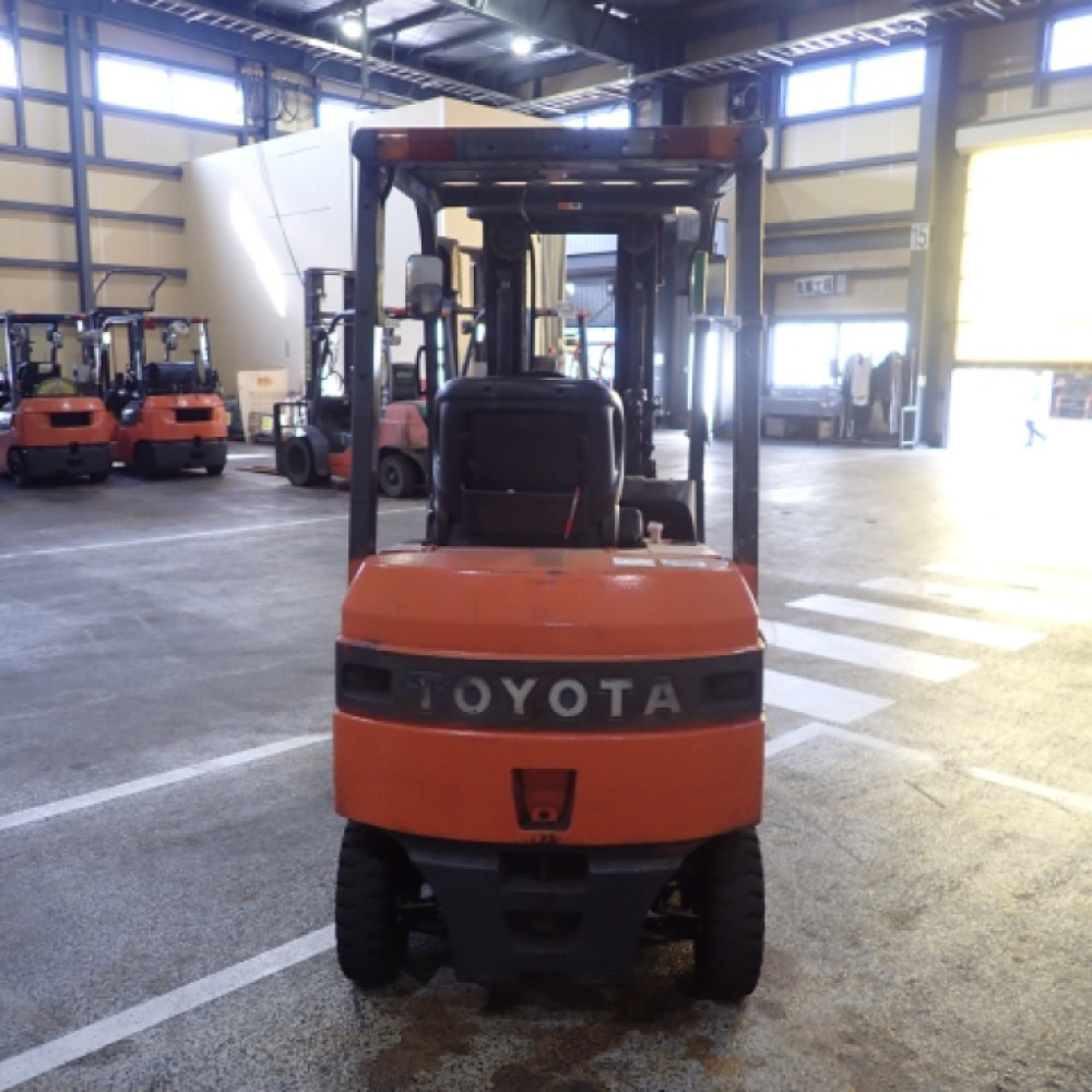 Вилочный погрузчик TOYOTA 7FBH18