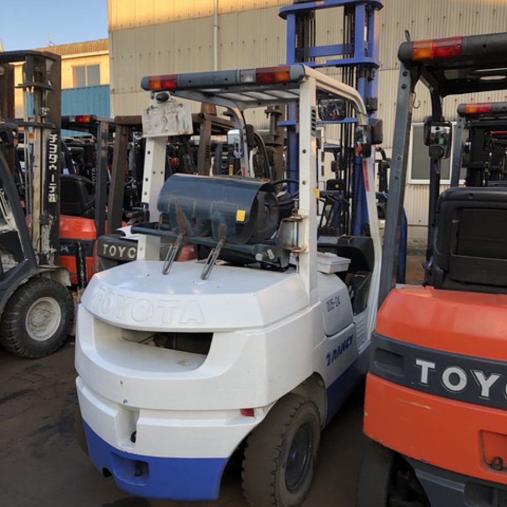 Вилочный погрузчик TOYOTA 02-8FG28
