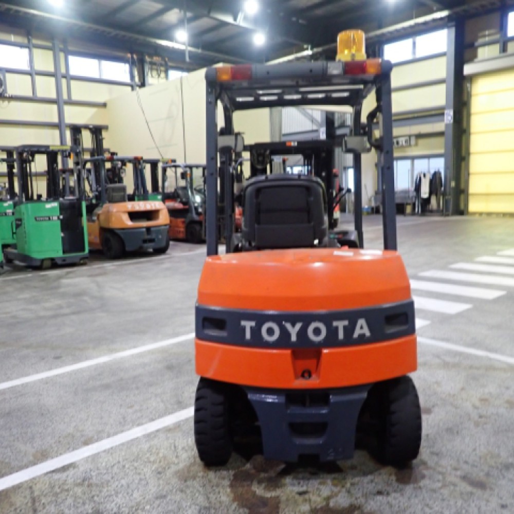 Вилочный погрузчик TOYOTA 7FB20