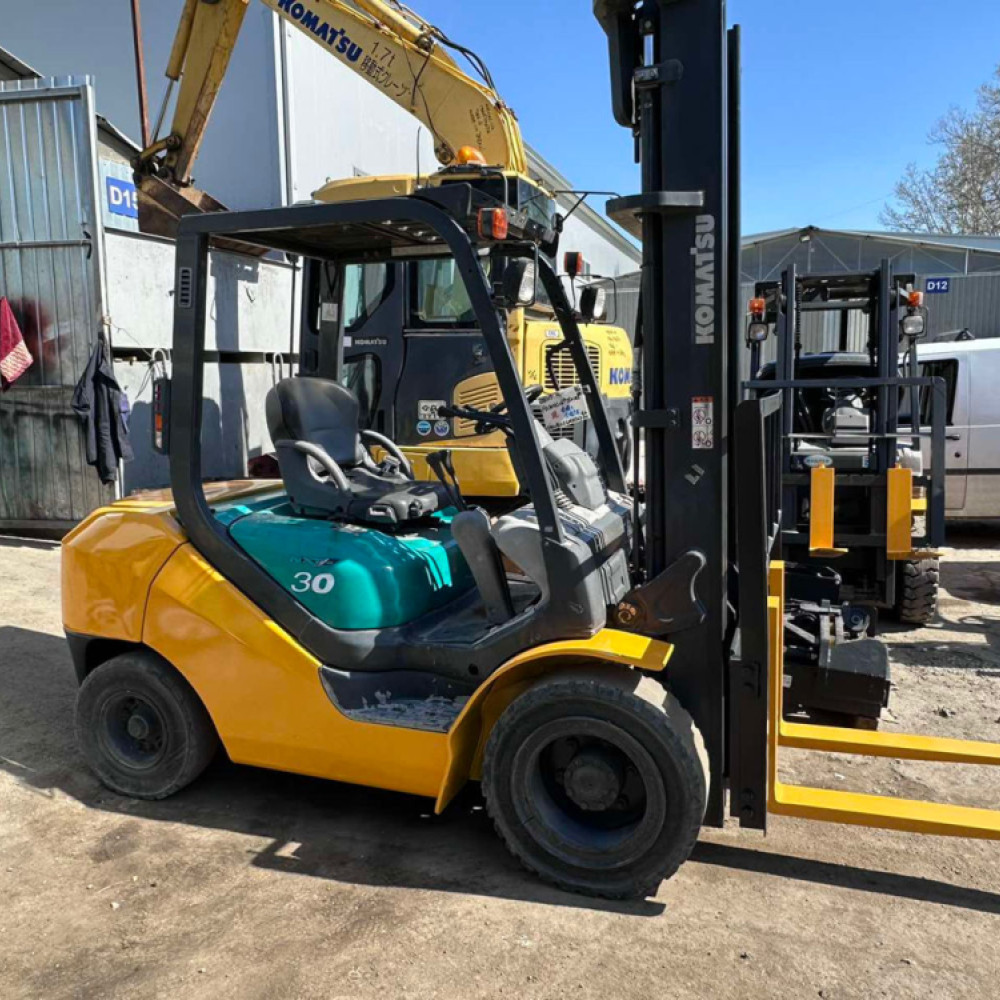 Вилочный погрузчик KOMATSU FD30HC-16