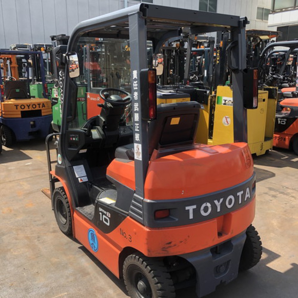 Вилочный погрузчик TOYOTA 8FBL10