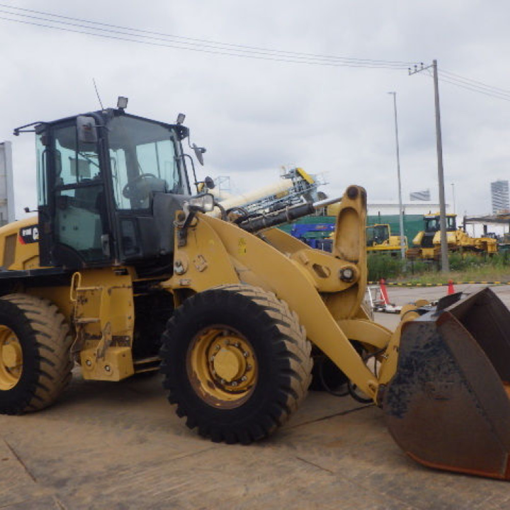 Фронтальный погрузчик CAT 910К