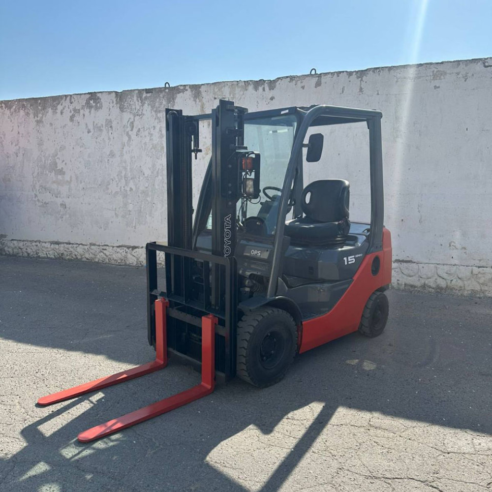 Stivuitor TOYOTA 02-8FD15