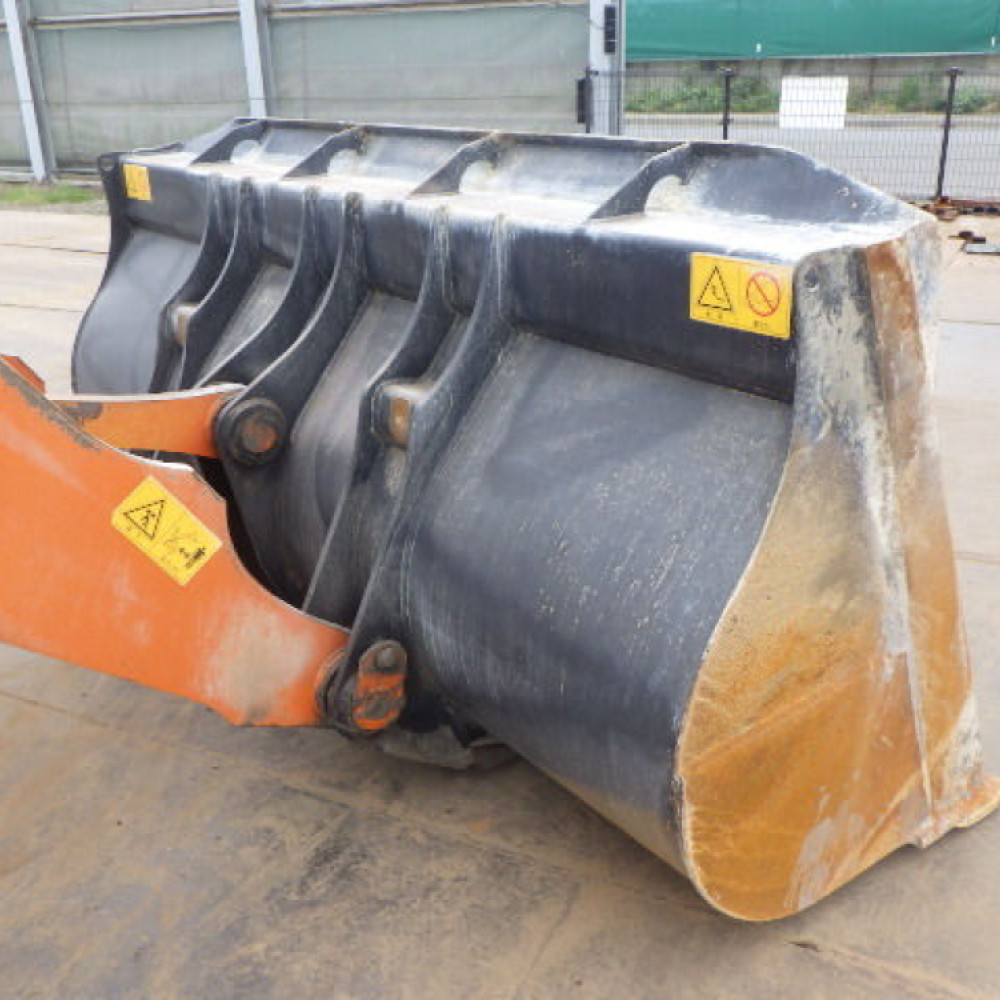 Фронтальный погрузчик HITACHI ZW140-6