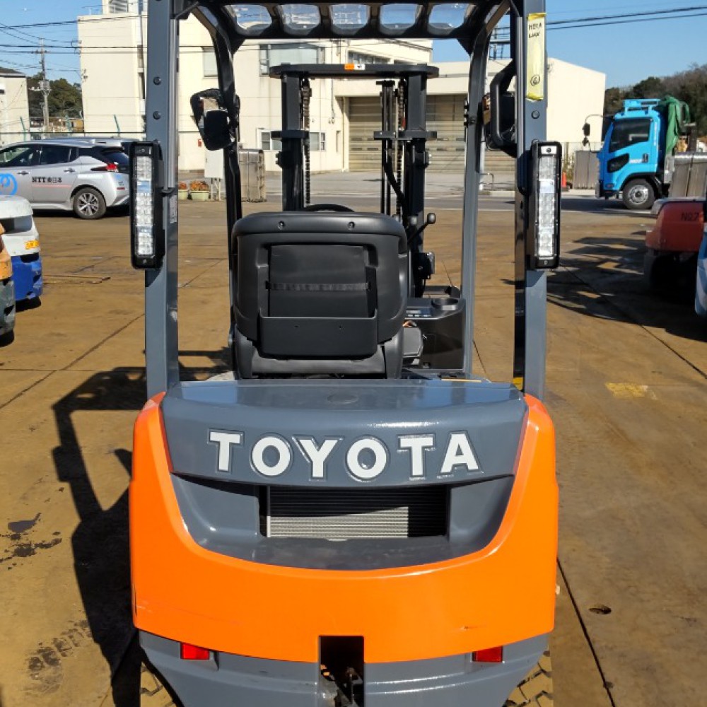 Вилочный погрузчик TOYOTA 02-8FDL15