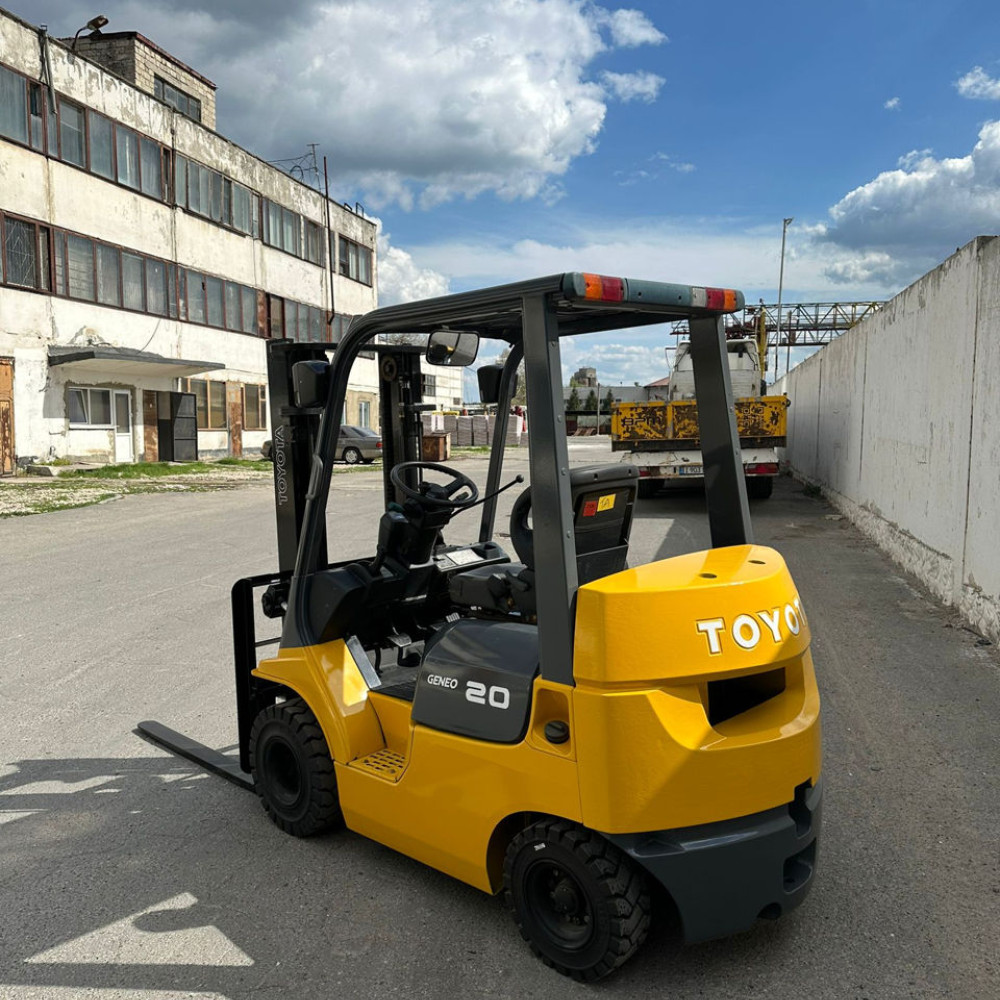 Вилочный погрузчик TOYOTA 7FGK20