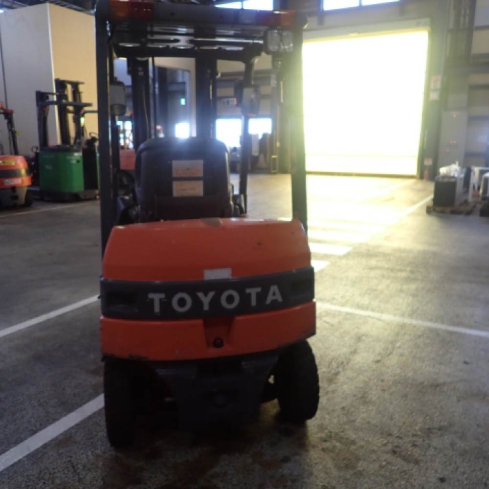 Вилочный погрузчик TOYOTA 7FB15