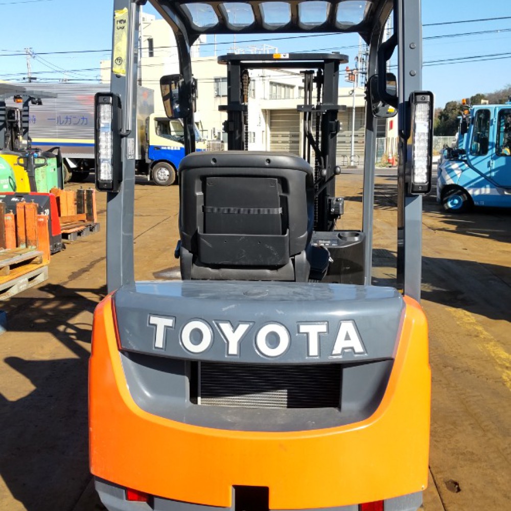 Вилочный погрузчик TOYOTA 02-8FDL15