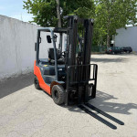 Вилочный погрузчик TOYOTA 02-8FDL15