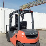 Вилочный погрузчик TOYOTA 02-8FD25