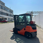 Вилочный погрузчик TOYOTA 02-8FG25