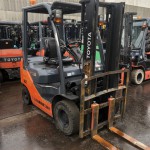 Вилочный погрузчик TOYOTA 02-8FD15