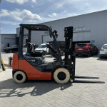 Вилочный погрузчик TOYOTA 42-8FDL18