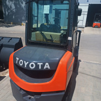 Вилочный погрузчик TOYOTA 62-8FD30